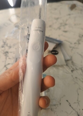 Beden Philips Sonicare diş fırçası hiç kullanılmadı hediye olarak geld