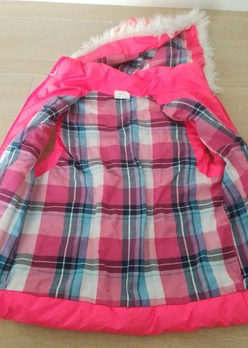 Kız Çocuk Pembe Kürklü Kapüşonlu Yelek - Görsel 4