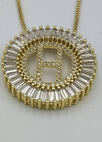 Baget taşlı harf kolye