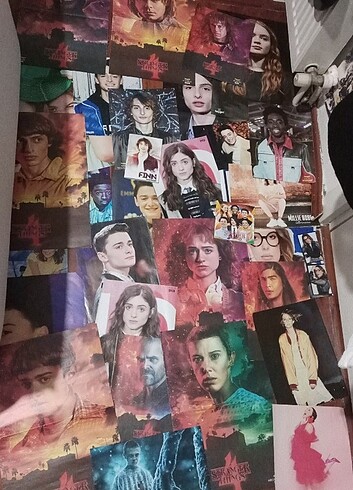 Stranger things poster +defterler