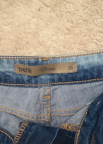 Batik Düğmeli Mavi Kadın Parıltılı Kot Şort