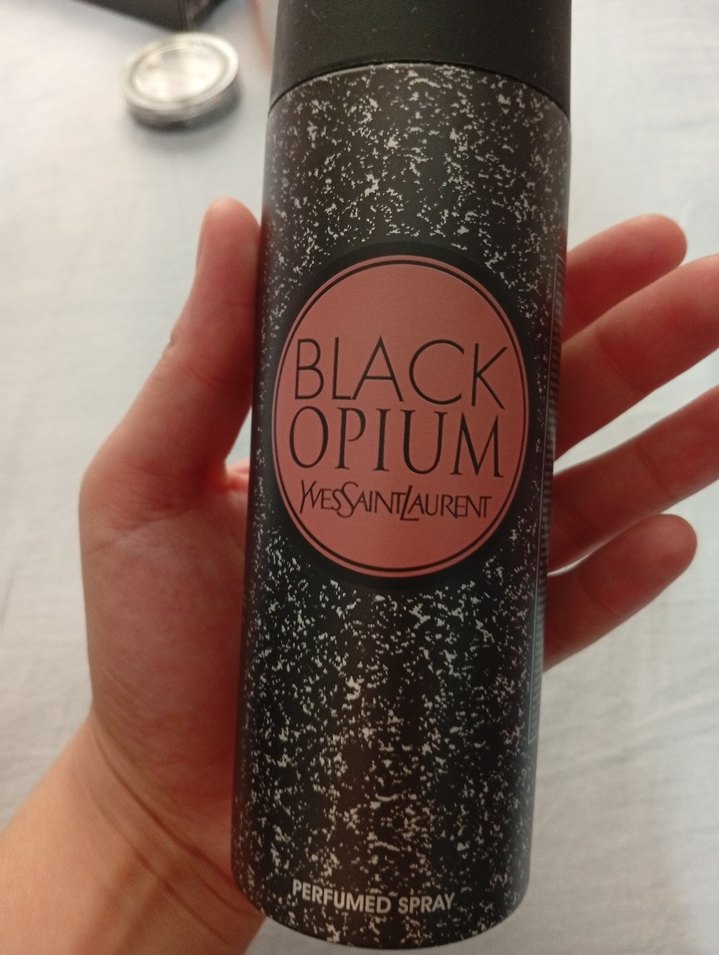 Yves Saint Laurent Black Opium Kadın Parfümü - Görsel 4