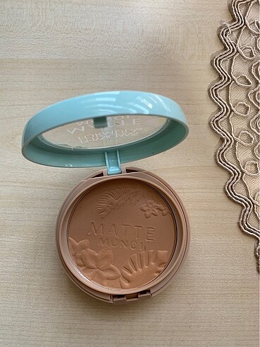  Beden Bronzer