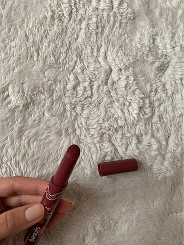  Beden bordo Renk Baulis berry shine ruj