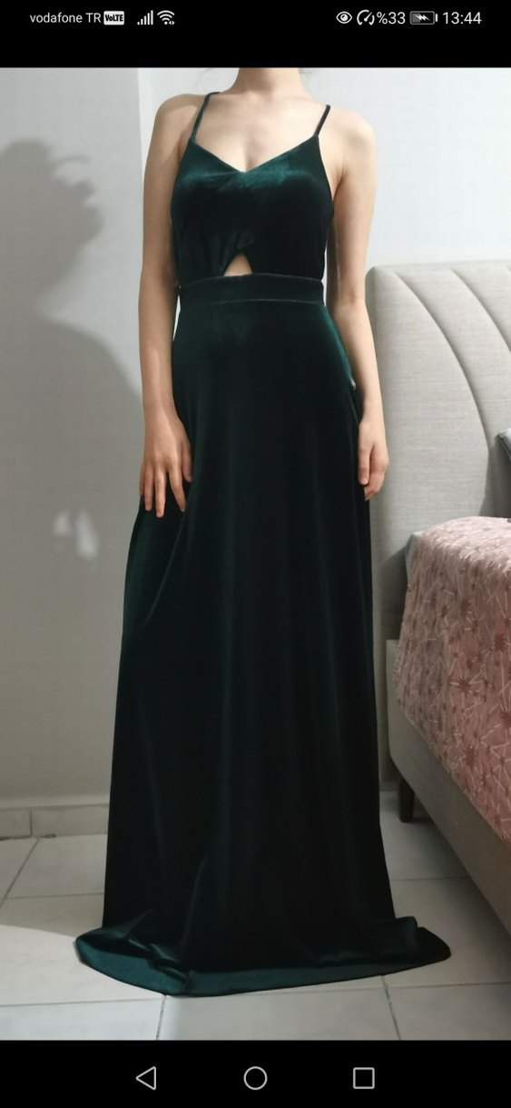 Uzun V Yakalı Gotik Kadın Elbise - Görsel 2