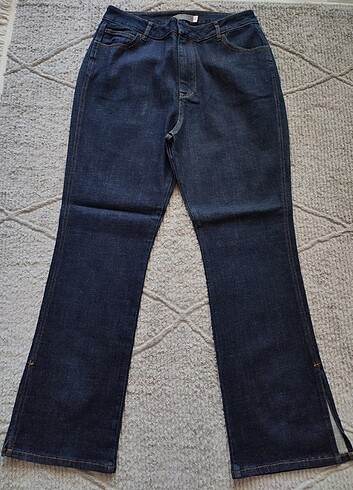 Mint! FLARED paça yırtmaçlı kadın Jean kot pantolon