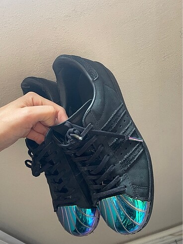 37 Beden siyah Renk Adidas ayakkabı