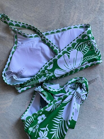 s Beden Tek omuzlu çiçekli bikini takımı