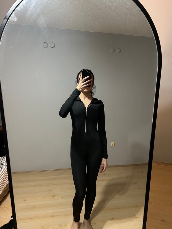 Kadın Siyah Yüksek Yakalı Uzun Kollu Tulum - Görsel 2