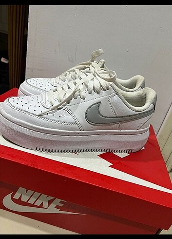 38 Beden beyaz Renk Orjinal Nike Alta 