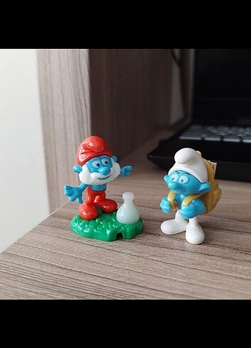 Kinder Smurfs Şirinler Kayıp Köy 