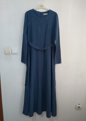 Boncuk İşlemeli Mavi Uzun Kadın Elbise - Görsel 2