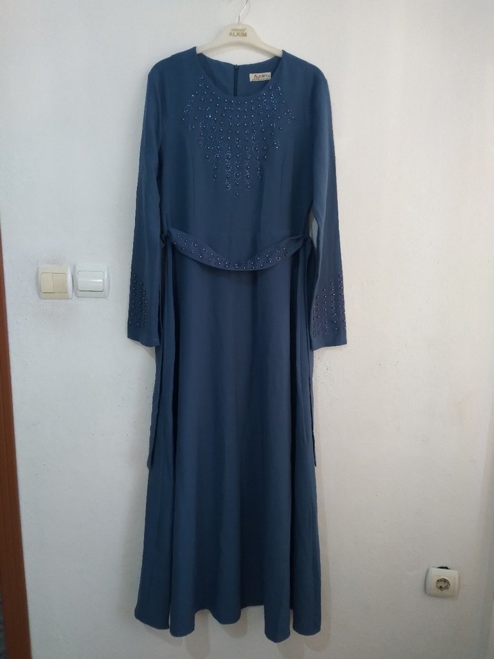 Boncuk İşlemeli Mavi Uzun Kadın Elbise - Görsel 2