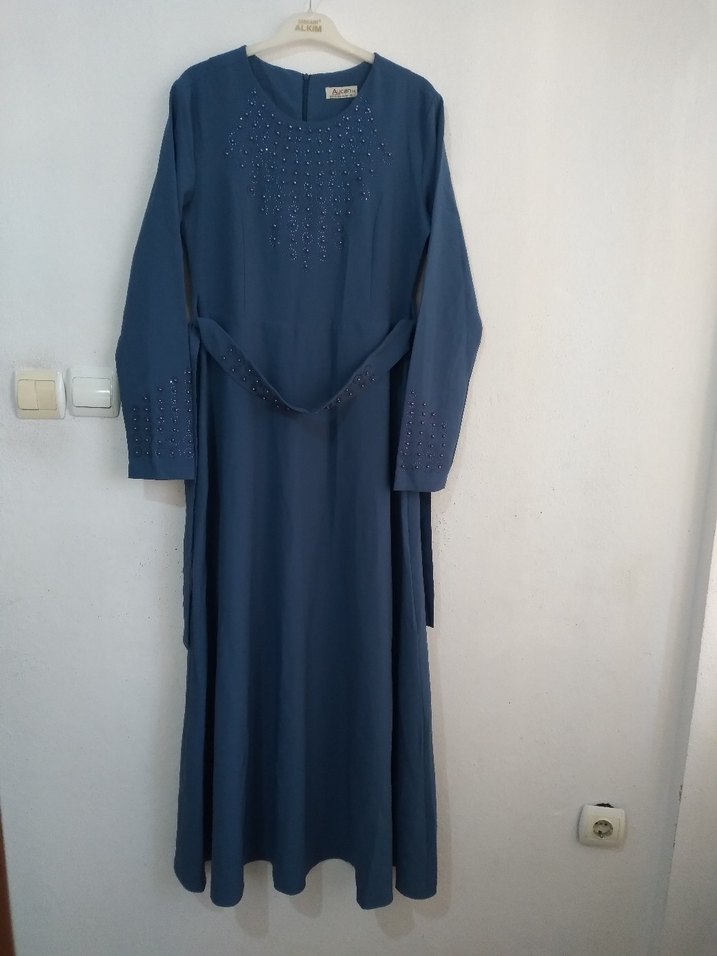 Boncuk İşlemeli Mavi Uzun Kadın Elbise - Görsel 3