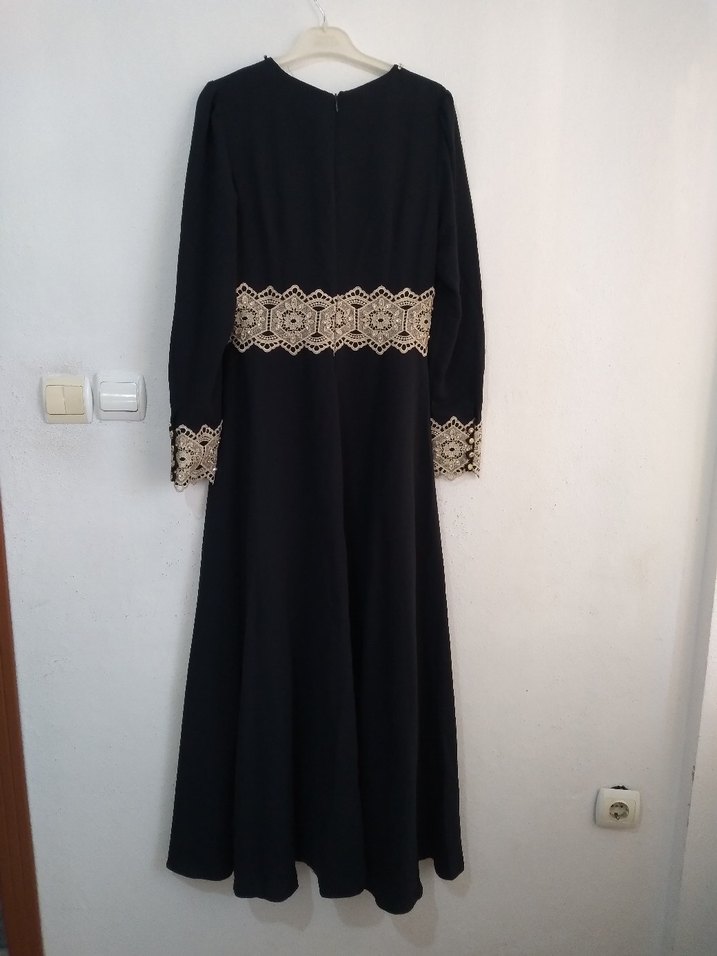 Dantel Detaylı Siyah Uzun Kadın Elbise - Görsel 2