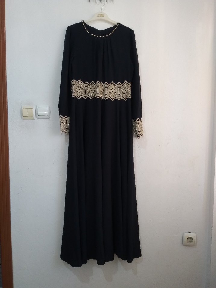 Dantel Detaylı Siyah Uzun Kadın Elbise - Görsel 3