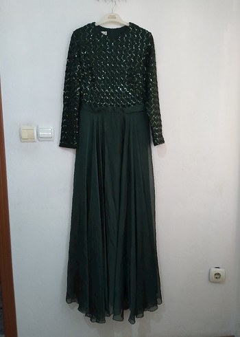 Uzun Kollu İşlemeli Yeşil Uzun Elbise - Görsel 2