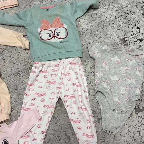3 Ay Beden Toplu kıyfetler