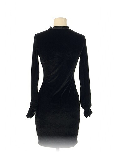 m Beden PreLoved Kısa Elbise %70 İndirimli.