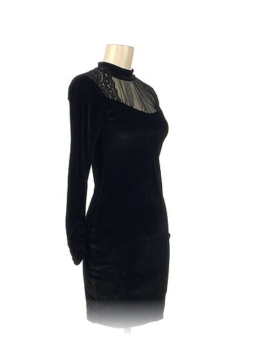 Diğer PreLoved Kısa Elbise %70 İndirimli.