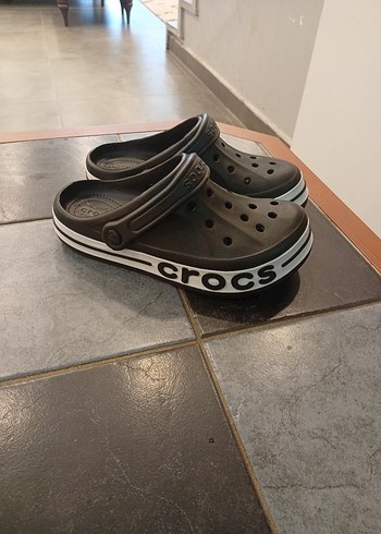 crocs 37
