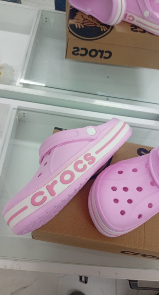 yapışkan akmış hatalı ürün pembe crocs - Görsel 3