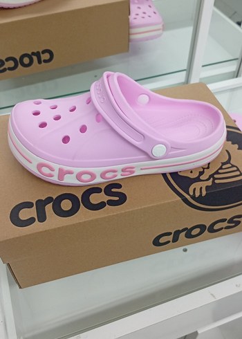 Crocs 37