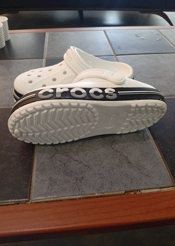 37 Beden Beyaz kadın Crocs Terlik 1numara büyük alın