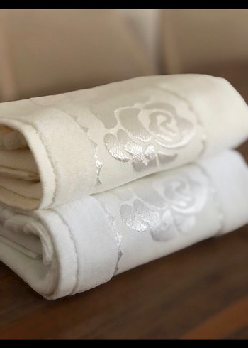 İşlemeli krem Havlu - Görsel 2