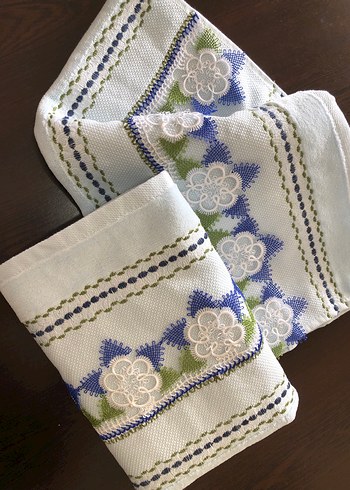 Nakışlı mavi Havlu 1 adet fiyatıdır - Görsel 2