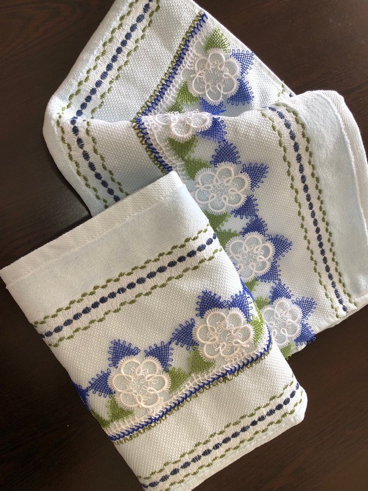 Nakışlı mavi Havlu 1 adet fiyatıdır - Görsel 2