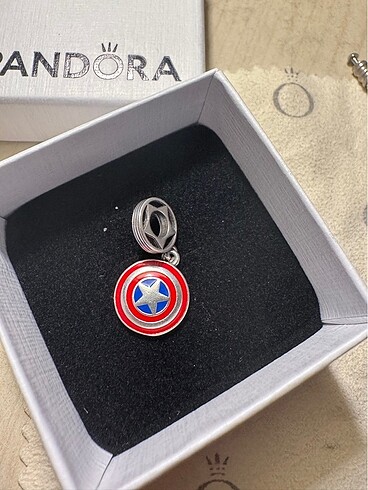 Pandora captan amerika charm