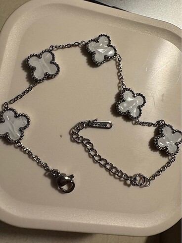 Van Cleef & Arpels Van cleef yansimali
