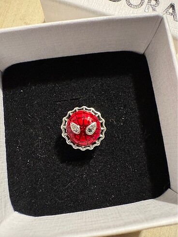 MARVEL SPIDERMAN CHARM