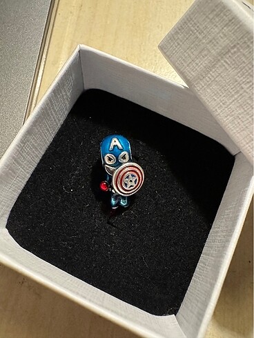MARVEL CAPTAIN AMERICA CHARM