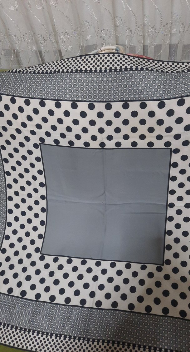 Gri Puantiyeli Fırfırlı Kadın eşarp - Görsel 2