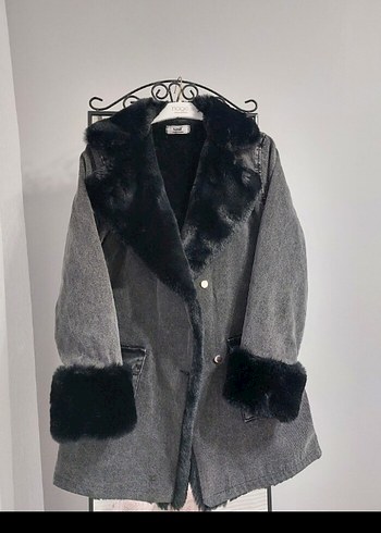 Gri Kadın Denim Palto Kürklü Detaylı