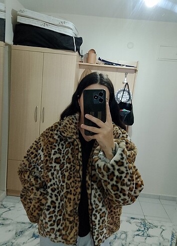 Leopar desenli peluş kürk