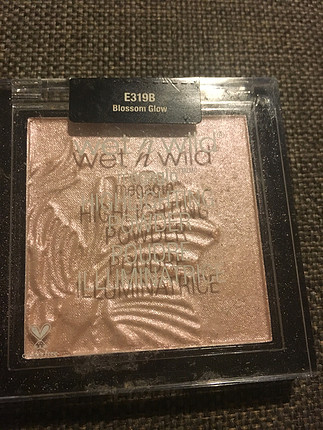 Wet nwilt highlighter