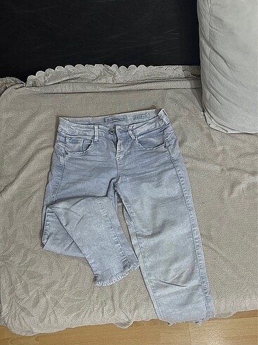 Paça detaylı jean pantolon