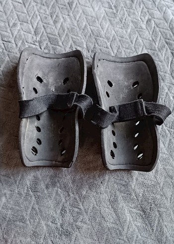 Velcro Bantlı Siyah Motosiklet Diz Koruyucu ve futbol tekmelik - Görsel 3