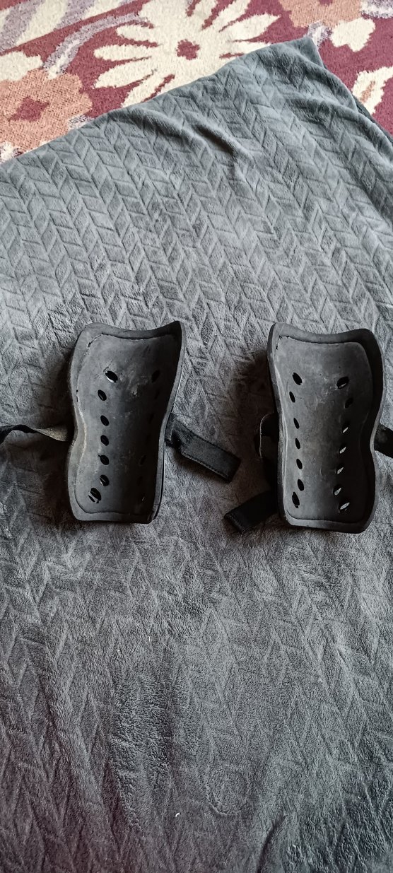 Velcro Bantlı Siyah Motosiklet Diz Koruyucu ve futbol tekmelik - Görsel 2