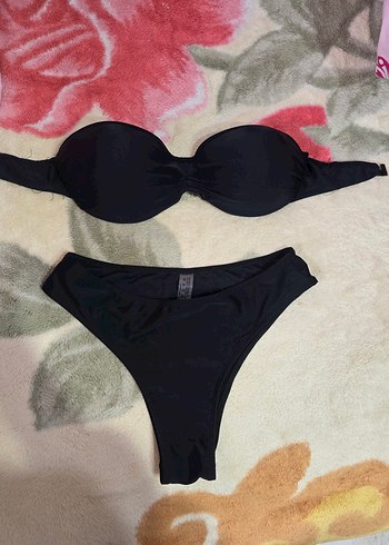 Trendyol & Milla Siyah Straplez Gösterişli Bikini Takımı