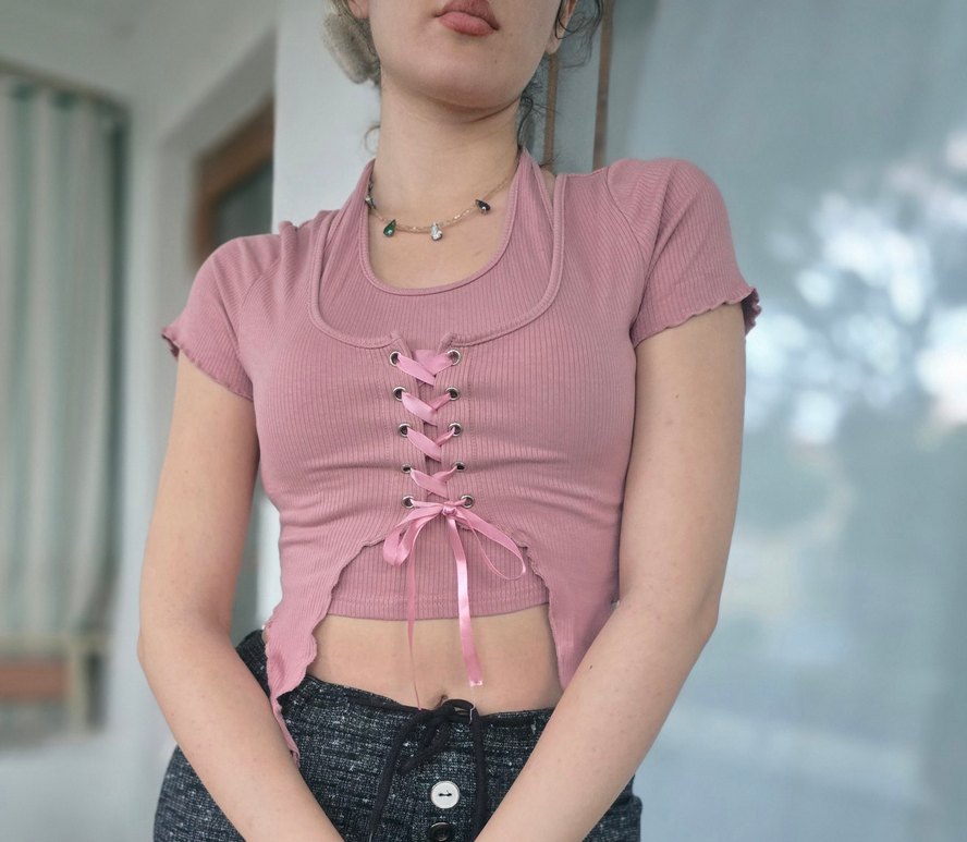 Pembe Dantelli Bağcıklı Crop Top - Görsel 2