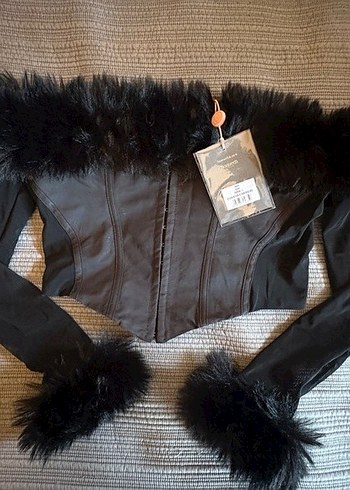 Kürk Detaylı Siyah Straplez Gotik Büstiyer - Görsel 16