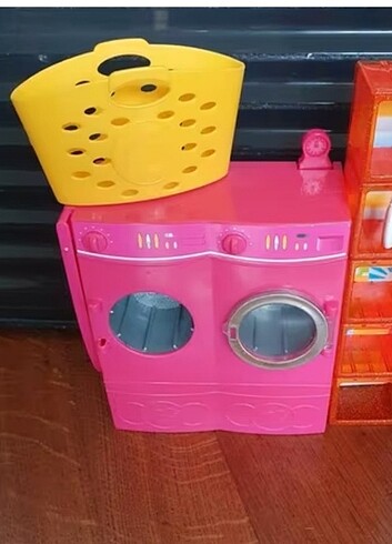 Barbie Barbie çamaşır makinesi