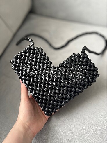 Siyah kalpli boncuk çanta