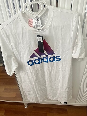 Orkinal etiketli adidas tişört