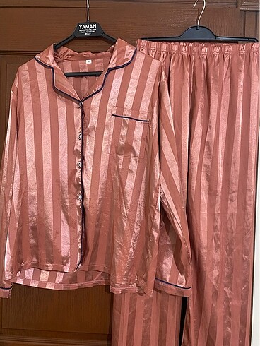Victoria s Secret Saten pijama takımı