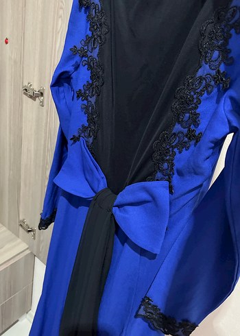 Uzun Kollu Mavi Nakışlı V Yaka Abiye Elbise - Görsel 4